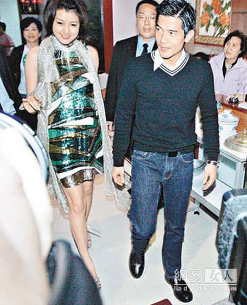 郭富城终于恋爱了 细数城城12任女友