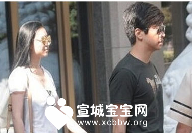 歌手李健妻子的照片李健为什么叫秋裤男神