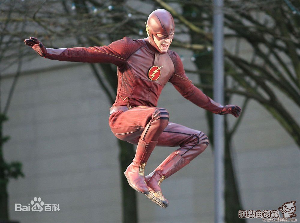 闪电侠的妈妈是怎么死的，闪电侠妈妈扮演者是谁