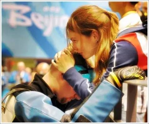 还记得奥运史上最强倒霉蛋，连续三届最后一枪失利的埃蒙斯吗？&nbsp;里约，他又来了……