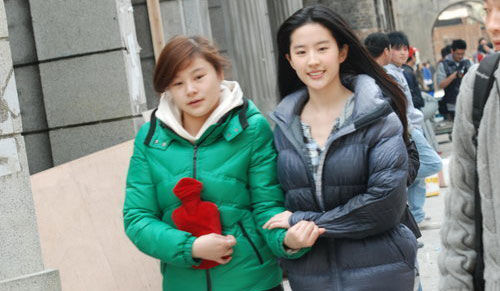 刘亦菲与干爹的震撼私事 中国好干爹