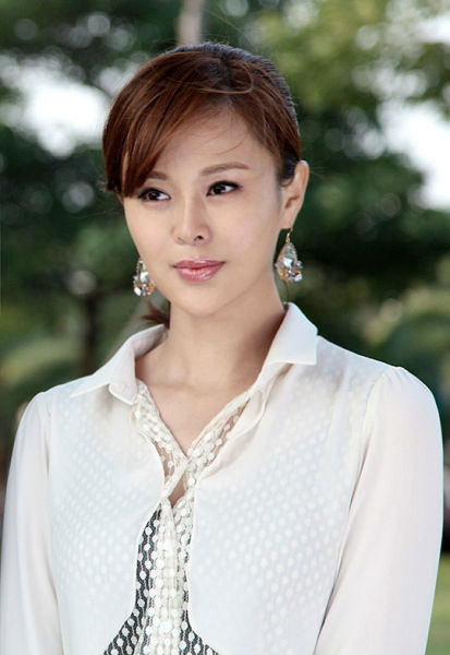 关悦破尺度上《男人装》性感指数爆表