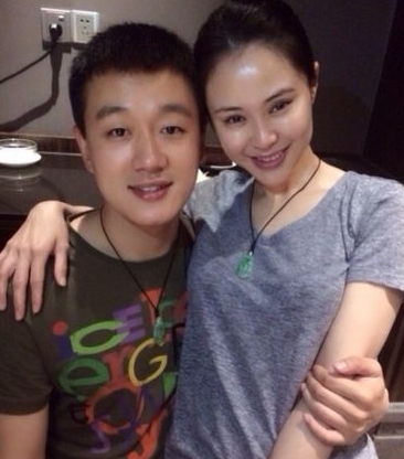 关悦破尺度上《男人装》性感指数爆表