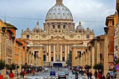 梵蒂冈这么小为什么能独立？梵蒂冈圣彼得大教堂风光