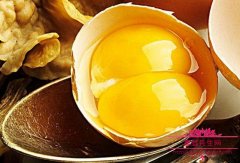 鸡蛋双黄是怎么回事，科学分析双黄蛋能否孵化