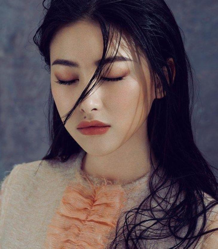 朱珠是不是原来有颗痣点掉了,她为什么是中国第一美女
