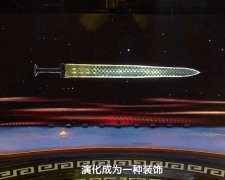 古人佩剑的意义，古人佩剑是挂在右边吗？
